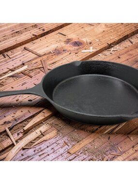 Vintage Cast Iron Handled 11.5" Deep Seasoned Frying Pan